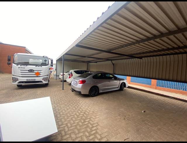 4,000M² WAREHOUSE TO LET IN DEVLAND